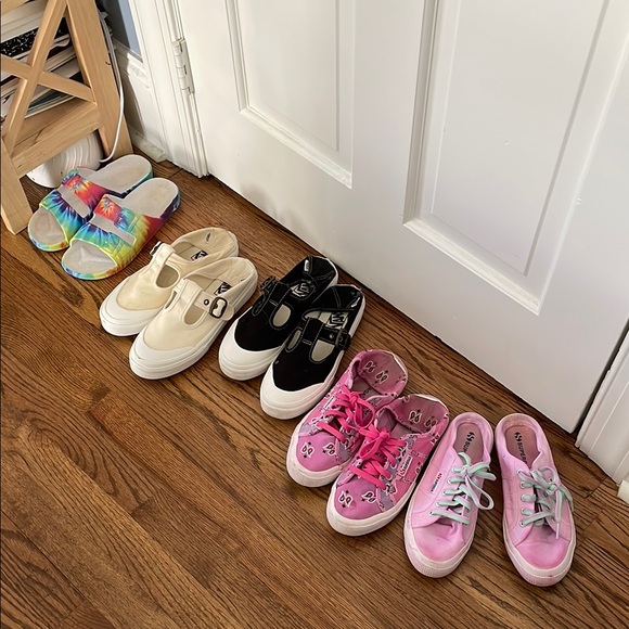 Sneaker bundle! So cute! Closet clear out for realz lol 7.5 💕 - Picture 1 of 4